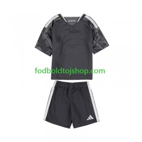 Leeds United Børn 3. Fodboldsæt 2026-27 S/S (+ Korte bukser)